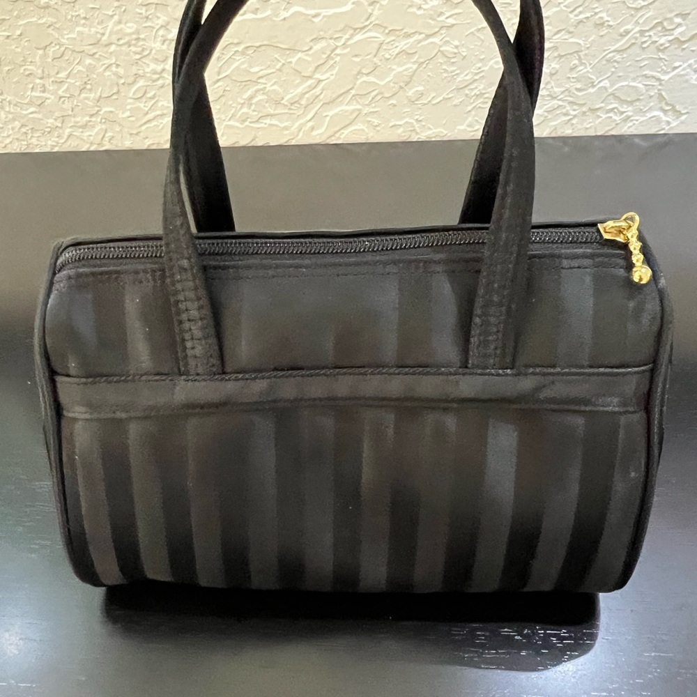 VALENTINO GHIBERTY ITALY RARE NWT VINTAGE BLACK COSMETIC BAG WITH COSMETICS - Picture 9 of 16